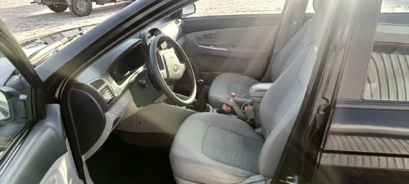 Продам кia сеrаtо 2008. турбо дизель. документы в порядке, зеленый отчёт, запретов нет. полностью обслужена, расходники заменены. комплектация автомобиля kia cerato (lx) : — гидроусилитель руля —электростеклоподъёмники передних дверей — преднатяжители ремней безопасности — подушки безопасности водителя и переднего пассажира — аудиоподготовка: 2 динамика в дверях, 2 в задней полке, антенна в левом заднем крыле — кондиционер — задний противотуманный фонарь — антиблокировочная система (abs) — электрокорректор фар — штампосварные стальные диски с декоративными колпаками и шинами размера 165/65 r15 - камера заднего хода - вид топлива: дизель - год выпуска: 2008 - пробег:399946 км цена: 600 000р. торг у капота. т. +7949-630-83-03 тг +7918-215-98-36 - фотография - 4