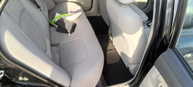 Продам кia сеrаtо 2008. турбо дизель. документы в порядке, зеленый отчёт, запретов нет. полностью обслужена, расходники заменены. комплектация автомобиля kia cerato (lx) : — гидроусилитель руля —электростеклоподъёмники передних дверей — преднатяжители ремней безопасности — подушки безопасности водителя и переднего пассажира — аудиоподготовка: 2 динамика в дверях, 2 в задней полке, антенна в левом заднем крыле — кондиционер — задний противотуманный фонарь — антиблокировочная система (abs) — электрокорректор фар — штампосварные стальные диски с декоративными колпаками и шинами размера 165/65 r15 - камера заднего хода - вид топлива: дизель - год выпуска: 2008 - пробег:399946 км цена: 600 000р. торг у капота. т. +7949-630-83-03 тг +7918-215-98-36 - фотография - 8