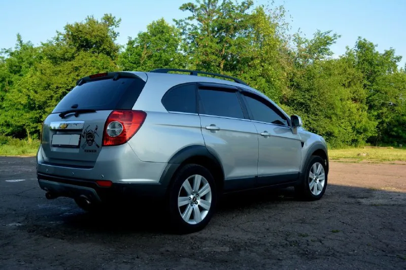 Продам chevrolet captiva (2008 г. ) любимый и надежный внедорожник с проверенным мотором объёмом 2,4л — работает как швейцарские часы! * 5 лет в одной семье — бережная эксплуатация, своевременное обслуживание. каждый год ездили семьёй на юг. обязательно производилось то до и после поездки. причина продажи - рождение ещё одного ребёнка, нужен автомобиль побольше 🤷‍♀ автомобиль полностью обслужен, готов к дальнейшим поездкам (замена масла каждый 9 тыс, последняя замена неделю назад) полностью заменена тормозная и топливная система система акпп обслужена ‼‼‼ установлен: * качественный свет; * сигнализация с автозапуском; * хорошая аудиосистема. цена: 760 000 руб. (возможен небольшой торг). местоположение: макеевка. тел. +79493362566 - фотография - 6