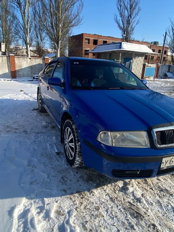 Шкода октавия 1.6 2000г. мкпп без хрустов, ходовая без стуков. кузов целый, геометрия ровная, стаканы на месте. салон нормальный, без критики. кондиционер, гур юридически чистая, документы в порядке. сел и поехал. цена 400 000 г. макеевка торг минимальный, у капота. +79495243756 📞 🇷🇺 звоните: +79495243756 - фотография - 4