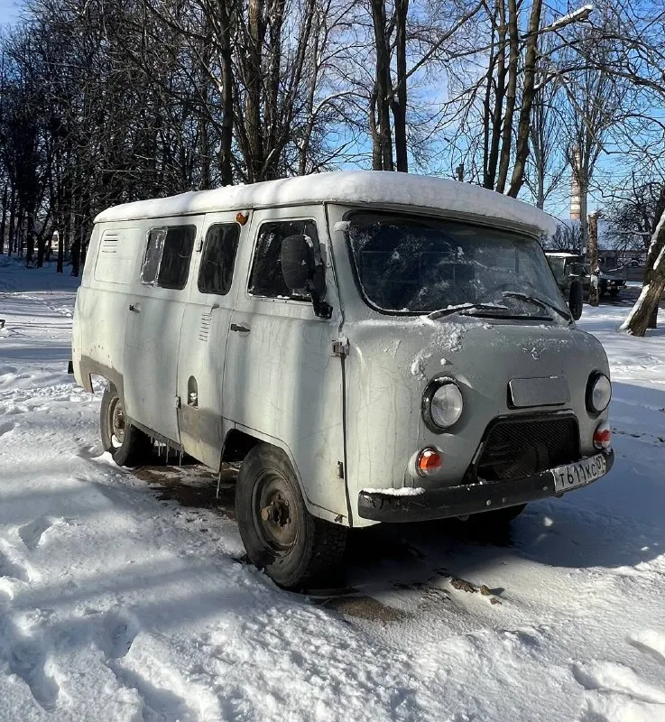 Продам уаз буханка 2003год на полном боевом ходу ! 421 мотор после переборки, тяга отличная, не дымит не троит, масло не расходует ! новый карбюратор, настроен как часы, в любую погоду ! коробка работает в штатном режиме ! новое сцепление, новые карданы ! мосты раздатка все рабоатет, в мостах свежее масло ! днище целое, вин кода на кузове и раме читаются ! свет дворники печка повороты, работает все ! также установлен газ ( не подключен ) документы чистые любое оформление мрэо ! находится в донецке цену вижу 285.000 быстрым хороший торг! военным скидка + могу пригнать по договоренности по всей территории сво ! 79495592702 📲 tg: alex alex 📞 звоните: +7(949)5592702 - фотография - 2