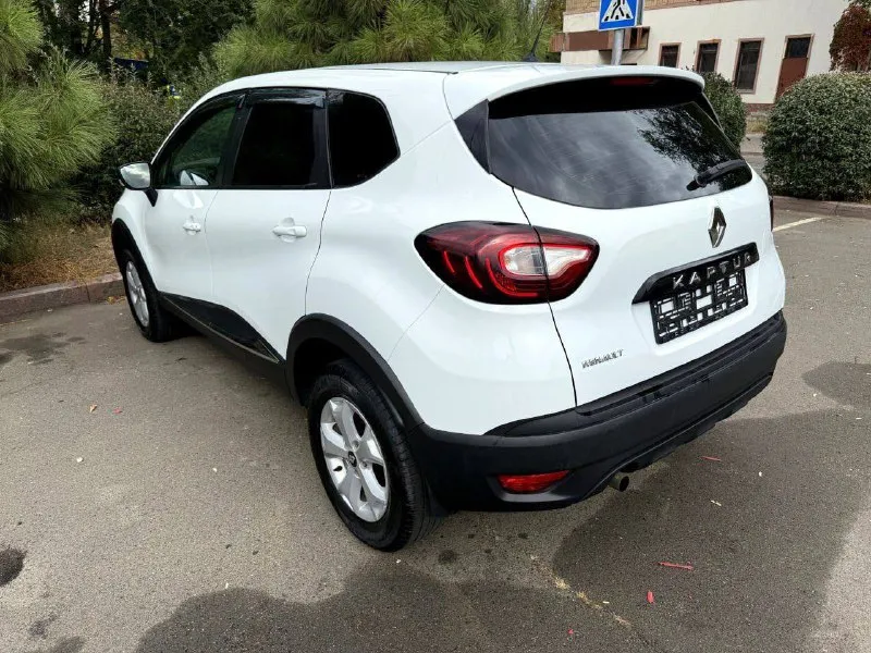 Renault kaptur, 2017 год. пробег 145000 км. 1.6 автомат. хозяйское авто, не использовалась в каршеринге и такси. авто в отличном состоянии. мультируль, мультимедиа с камерой заднего вида возможно оформить авто в кредит. возможен обмен. более детально по телефону. цена - 1.280.000 р. +79493250509 - фотография - 4