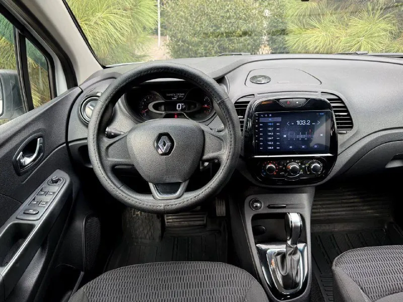 Renault kaptur, 2017 год. пробег 145000 км. 1.6 автомат. хозяйское авто, не использовалась в каршеринге и такси. авто в отличном состоянии. мультируль, мультимедиа с камерой заднего вида возможно оформить авто в кредит. возможен обмен. более детально по телефону. цена - 1.280.000 р. +79493250509 - фотография - 8