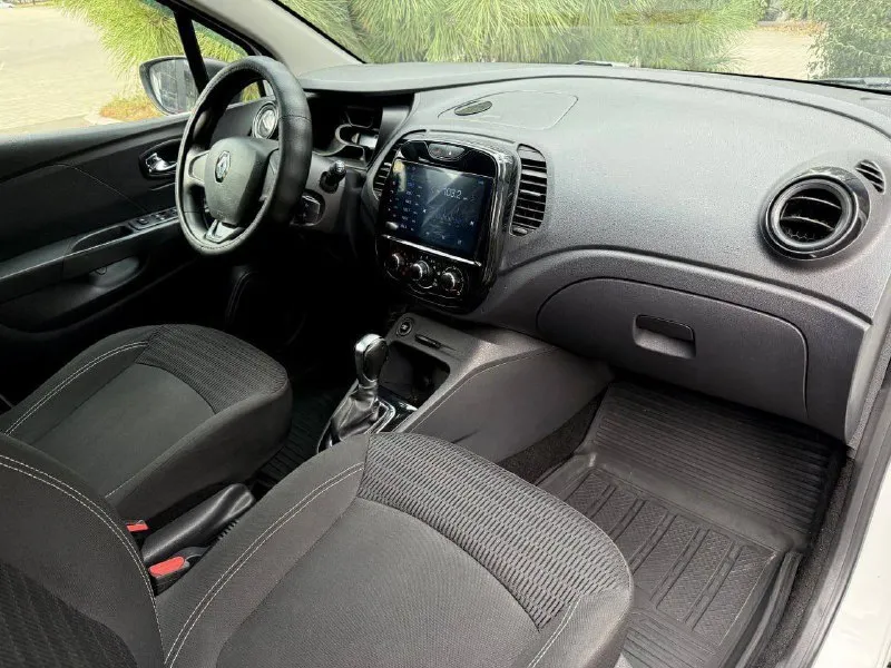 Renault kaptur, 2017 год. пробег 145000 км. 1.6 автомат. хозяйское авто, не использовалась в каршеринге и такси. авто в отличном состоянии. мультируль, мультимедиа с камерой заднего вида возможно оформить авто в кредит. возможен обмен. более детально по телефону. цена - 1.280.000 р. +79493250509 - фотография - 9