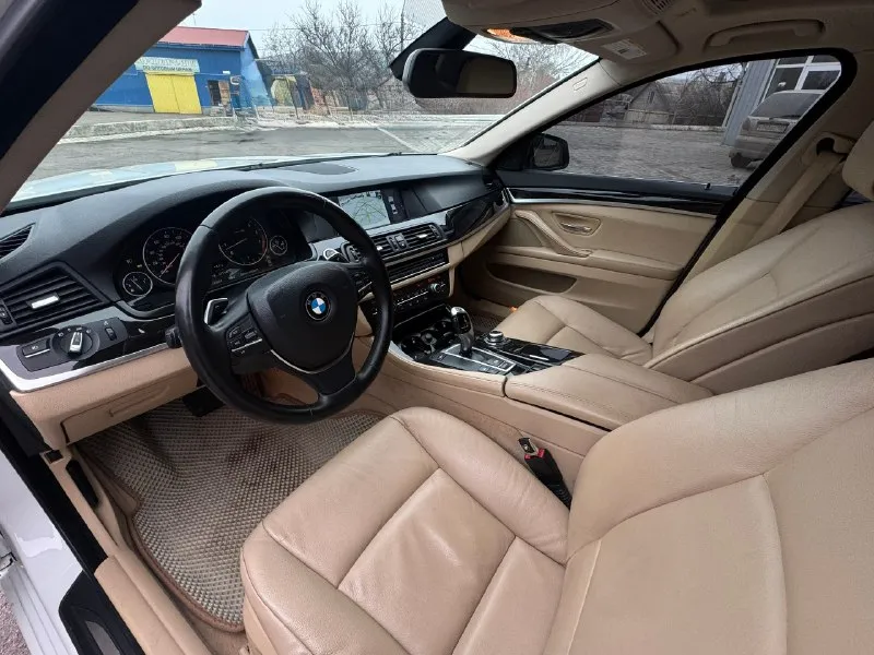 Bmw 535iх в кузове f10,2011 год, родной пробег 233т. км, двигатель 3.0 n55 на 306 лс, коробка 8-ми ступенчатый zf, отличная комплектация, полный привод, ошибок нет никаких, все работает как должно работать, едет на свои силы, новая зимняя резина, кузов ровный,2 ключа, безопасность на месте, переоформление без проблем. первая цена на f10 с n55 мотором в радиусе 500км 💰цена-1 800 000р 🌐 г. донецк ☎️звоните +79493162361 📞 🇷🇺 звоните: +79493162361 - фотография - 7
