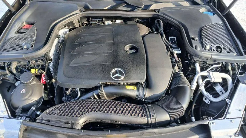 Всем добрый день! продам mercedes-benz e-class 200, 2019 года выпуска. автомобиль в одних руках, приобретён в салоне. состояние отличное: не бит, не крашен, пробег оригинальный. комплектация: • 3 ключа • 2 комплекта колёс: • r17 — зимняя резина • r19 — летняя резина недавно проведено полное техническое обслуживание. цена: 3 250 000 ₽ телефон для связи: 8 961 403-08-55 — роман - фотография - 4