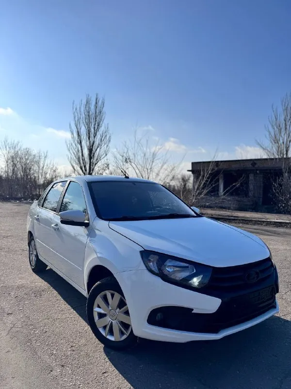 Ваз granta год выпуска конец 2022! 1.6 механика! не такси! без дтп! вся в родном окрасе! без гнили и ржавчины! в полной комплектации с кондиционером и тд! автомобиль нового состояние как внешне так и технически! с одним владельцем! всё подтверждено зелёной автотекой!(любые проверки!) цена 🎁 750.000руб(торг и обмен) остальное по телефону!) +7 (949) 449-59-51 +7 (949) 563-98-77 📞 звоните: +7(949)4495951 - фотография - 2