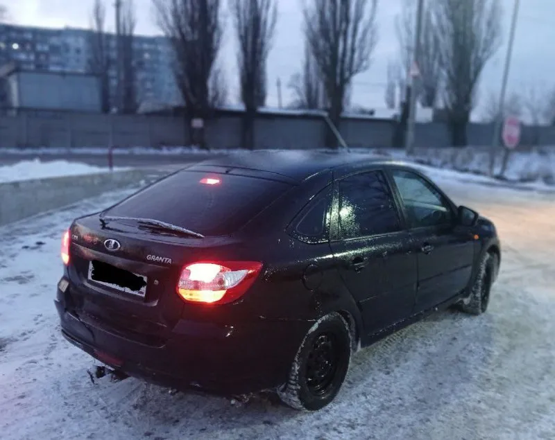 Продам ваз гранту не такси 2015 года 1.6 8 клоп масло и фильтр поменял расходники авто в отличном техническом состоянии вложения не требует по кузову требует небольшого внимания на фото видны косяки на езду не влияет езжу каждый день цена 347.000 торг тел для связи +79496277043 связь плохая если не дозвонитесь то под этим номером телеграм +79496277043 📞 звоните: +7(949)6277043 - фотография - 7