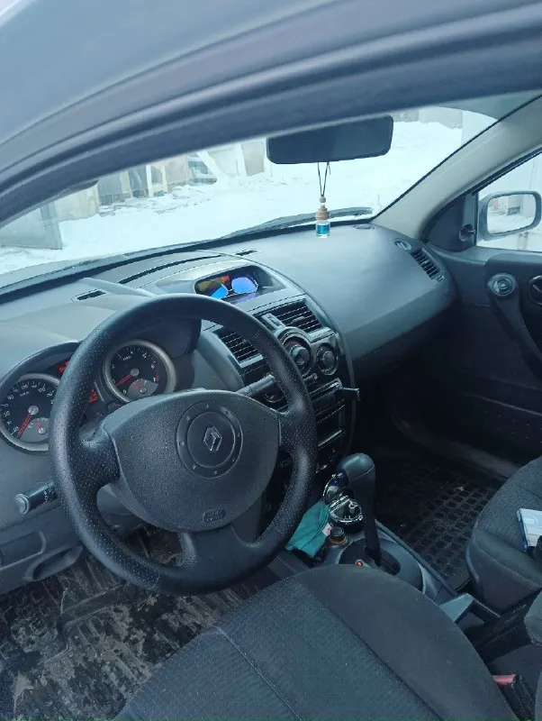 Продам renault меган 2,2004 год,1.6,акпп. критическая ошибка df080(неисправность системы фазорегулирования), что уводит акпп в аварию. сам фазорегулятор и клапан новые. нужен толковый электрик. мотор перебран, акпп то же(внутри всё новое)есть фото и видео работ, стартер перебран, все датчики бензонасос новые. вобщем кого заинтересует, звоните расскажу всё, без подводных камней. я хозяин. цена 280.000 руб. без торга, донецк текстильщик +79493155116 📞 звоните: +7(949)3155116 - фотография - 4