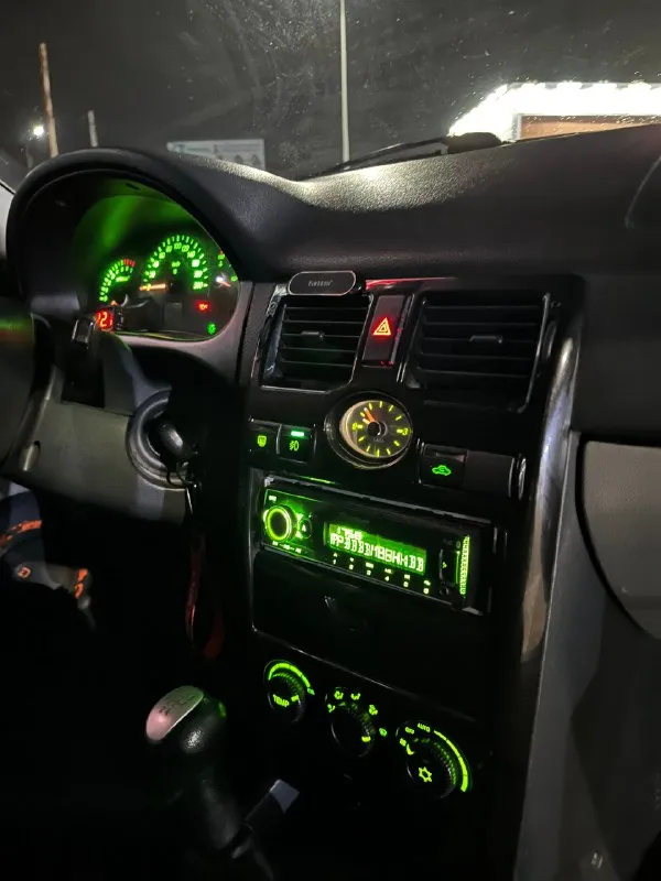 🟢продам приору 2012г. 🔥все работает отлично. 🔥ближний свет мини линзы. 🔥линзовые птф. 🔥кондиционер halla, работает отлично. 🔥подогрев передних сидений. 🟢 багажник автомобиля в шумоизоляции. 🟢новая зимняя резина. 🟢авто в хорошем состоянии. 🟢весь кузов после полировки. 🟢стаканы целые. - фотография - 8