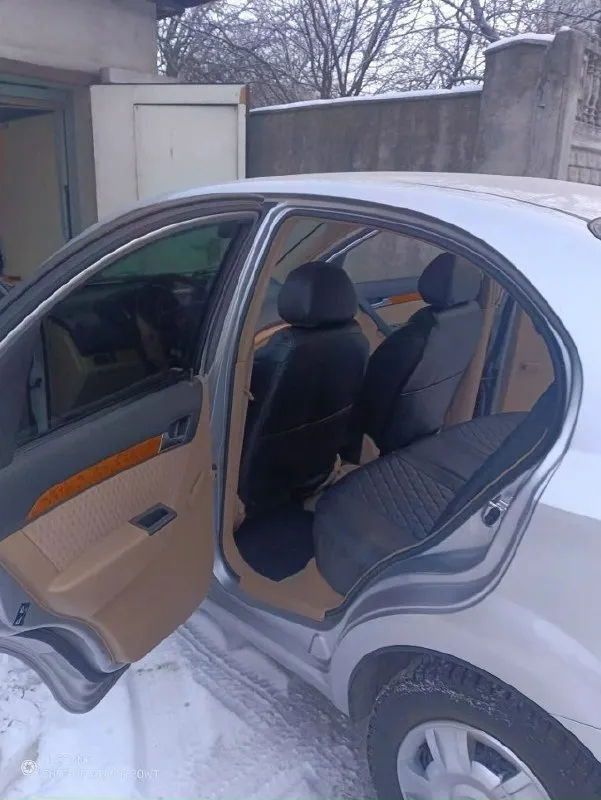 Продам chevrolet aveo, 2007 год. цена: 800 000 руб. , торг возможен. автомобиль в хорошем состоянии, бережная эксплуатация. пробег — 98 000 км, родной. двигатель 1.6 (16v) — надёжный и бодрый. комплектация: кондиционер гидроусилитель руля подогрев передних сидений электростеклоподъёмники двигатель и коробка работают ровно, без посторонних шумов. подвеска в норме. салон чистый, ухоженный. экономичный и удобный автомобиль для города. документы в порядке, без запретов и ограничений. осмотр по договорённости. находится в г. горловка +7 949 389-23-22 андрей 📞 звоните: +7(949)3892322 - фотография - 6