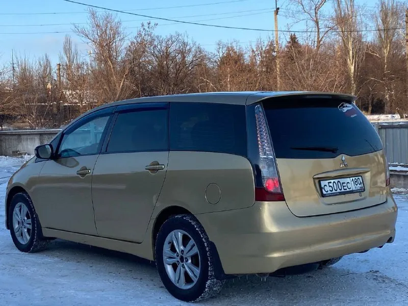 ! срочно ! цена 🎁 : 755 000 руб!! продам mitsubishi grandis 2007 года выпуска с двигателем 2.4 газ/бензин на механике в хорошем состоянии, на коньячном 🤎 салоне. • двигатель в идеальном состоянии • ходовая вся новая, не давно после ревизии • кузов в хорошем состоянии • салон в хорошем состоянии +79494260930 комплектация : климат контроль, подогрев сидений, новая зимняя резина на шипах и новые диски, хорошая музыка с усилителем, подогревы стекл, зеркал с электроприводом и многое другое. .. енакиево возможна доставка в любой город днр - фотография - 4