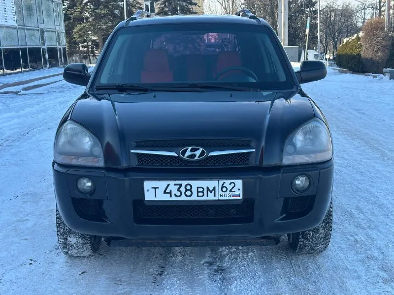 Продам hyundai tucson 2.0 бензин передний привод год выпуска 2008 коробка автомат пробег 191000 тысячи в идеальном состоянии без рыжиков без дтп по двигателю вся идеальная не троит не дымит масло не кушает коробка работает идеально не пинается не греться всё скорости работают идеально подвеска вся обслужена ничего не стучит не гремит салон чистый ухоженный по комплектации имеется климат контроль работает бортовой компьютер камера заднего вида подогрев сидений подогрев зеркал 4 стеклоподъемник и многое другое цена 920 000 +79493943583 📞 звоните: +7(949)3943583 - фотография - 5