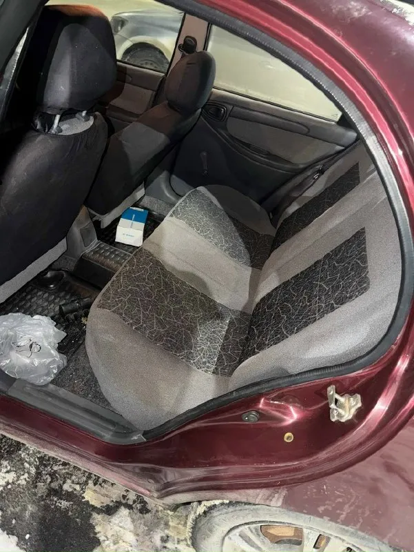 Продам chevrolet ланос 2008г 1.5 я хозяин, полное переоформление в машине 1000км назад было заменено : новые лампы фар, магнитола, свечи, бронепровода, датчик давления топлива, топливный насос, датчик температуры, датчик каленвала, масло в коробке, прокладка на коробке, новая кулиса, масло в двигателе, тормозные трубки зад, цилиндр. новая зимняя резина (4шт -24к отдал) прошла 1000км форсунки в идеале, движок шепчет (на фото давление ) дно идеал, пороги тоже, по кузову пару примятин на дверях. комплектация : гур, подогрев заднего стекла, кондиционер работает, печка дует. в машине поменял очень многое ! машину покупал жене, но не подошла ) цена 310тыс, минимальный торг мариуполь +79497061536 богдан 📞 звоните: +7(949)7061536 - фотография - 2