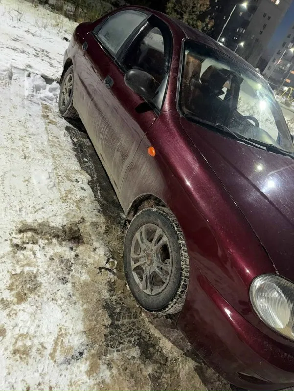 Продам chevrolet ланос 2008г 1.5 я хозяин, полное переоформление в машине 1000км назад было заменено : новые лампы фар, магнитола, свечи, бронепровода, датчик давления топлива, топливный насос, датчик температуры, датчик каленвала, масло в коробке, прокладка на коробке, новая кулиса, масло в двигателе, тормозные трубки зад, цилиндр. новая зимняя резина (4шт -24к отдал) прошла 1000км форсунки в идеале, движок шепчет (на фото давление ) дно идеал, пороги тоже, по кузову пару примятин на дверях. комплектация : гур, подогрев заднего стекла, кондиционер работает, печка дует. в машине поменял очень многое ! машину покупал жене, но не подошла ) цена 310тыс, минимальный торг мариуполь +79497061536 богдан 📞 звоните: +7(949)7061536 - фотография - 5