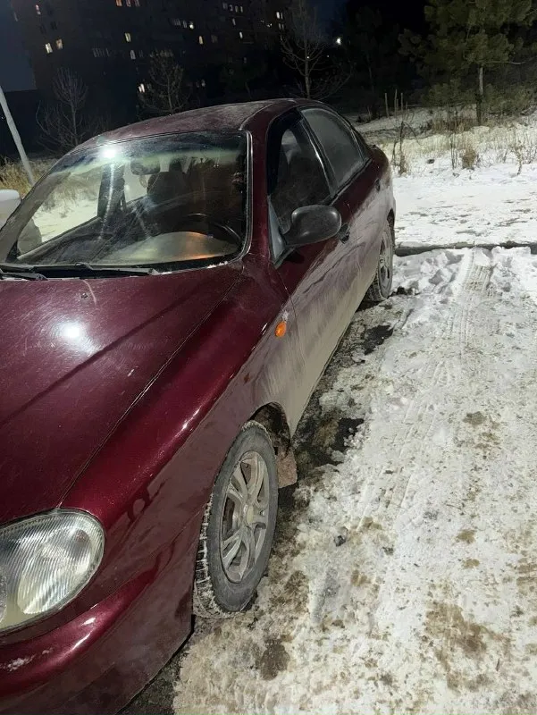 Продам chevrolet ланос 2008г 1.5 я хозяин, полное переоформление в машине 1000км назад было заменено : новые лампы фар, магнитола, свечи, бронепровода, датчик давления топлива, топливный насос, датчик температуры, датчик каленвала, масло в коробке, прокладка на коробке, новая кулиса, масло в двигателе, тормозные трубки зад, цилиндр. новая зимняя резина (4шт -24к отдал) прошла 1000км форсунки в идеале, движок шепчет (на фото давление ) дно идеал, пороги тоже, по кузову пару примятин на дверях. комплектация : гур, подогрев заднего стекла, кондиционер работает, печка дует. в машине поменял очень многое ! машину покупал жене, но не подошла ) цена 310тыс, минимальный торг мариуполь +79497061536 богдан 📞 звоните: +7(949)7061536 - фотография - 6