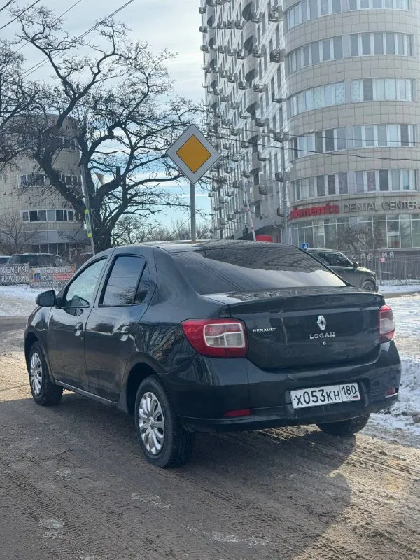 В продаже renault логан 2015 года. 1.6. пробег 208. тыс. км. техническая часть в хорошем состоянии. салон в хорошем состоянии. состояние лкп в хорошем состоянии. зимняя резина новая. автомобиль находится в г. донецке. все вопросы по телефону либо телеграмм +79493215821 📲 tg: евгений 📞 звоните: +7(949)3215821 - фотография - 3