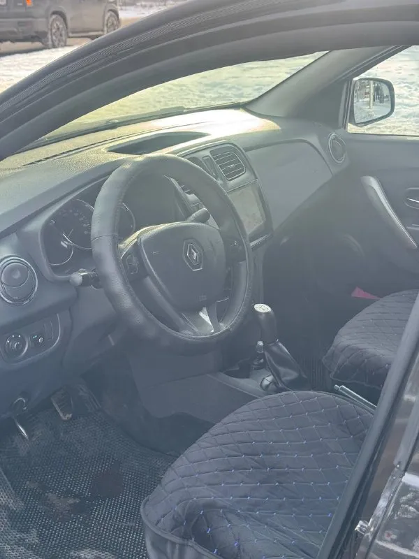 В продаже renault логан 2015 года. 1.6. пробег 208. тыс. км. техническая часть в хорошем состоянии. салон в хорошем состоянии. состояние лкп в хорошем состоянии. зимняя резина новая. автомобиль находится в г. донецке. все вопросы по телефону либо телеграмм +79493215821 📲 tg: евгений 📞 звоните: +7(949)3215821 - фотография - 5