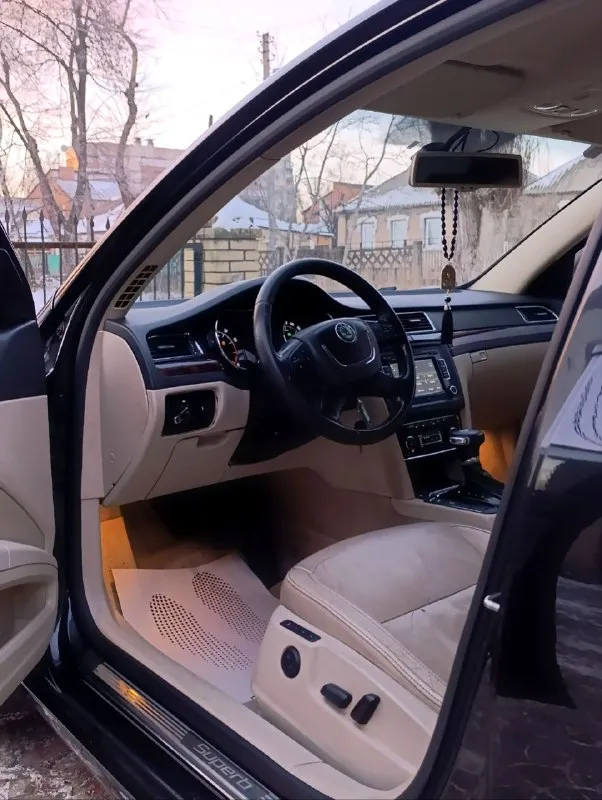 Продам skoda superb 2 в красивом состоянии. два владельца за всю историю. 2010 года выпуска. 1.8 т бензин без масложора без дыма и прочего! пробег 226т. км вложений автомобиль не требует. состояние автомобиля такое же как на фото! авто оснащёно богатой комплектацией: полный электро пакет, кожа. эл. сидения, эл. зеркала, складывание зеркал, мульти руль, двух зонный климат контроль, дотяжки багажника, подогрев всех сидений, адаптированная оптика, хорошая акустика, и много другого. . диски р18 новая зимняя резина. в автомобиле работает абсолютно всё без нареканий. просторный и комфортабельный авто👍 с документами порядок. любое переоформление. находится в донецке цена 885.000 тр торг на месте ✅ моб +79494494164 +79494484540 📲 tg: 😎♠️ 📞 звоните: +7(949)4494164 - фотография - 8