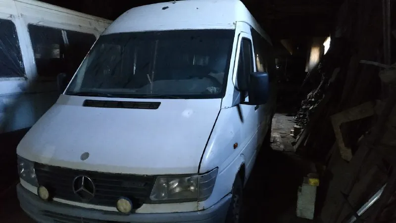 Продам микроавтобус merscedes-bens 312d,1999 г. 18 местный. 520т. р. рос. регистр. на ходу. iveco 35... - фотография