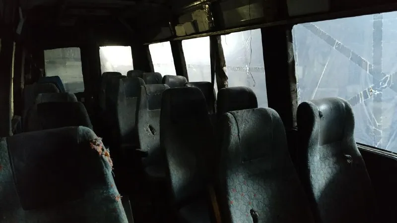 Продам микроавтобус merscedes-bens 312d,1999 г. 18 местный. 520т. р. рос. регистр. на ходу. iveco 35c11, 2.8, 2001г. 19 местный. 300т. р. на ходу, укр. рег. без боковых пассажирских и задних стекол. авто в мариуполе т. +7949 725 60 11 📞 звоните: +7(949)7256011 - фотография - 3