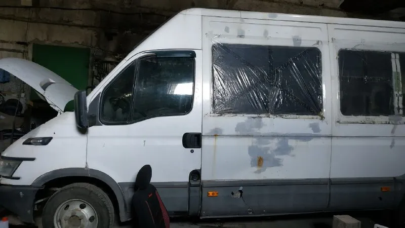 Продам микроавтобус merscedes-bens 312d,1999 г. 18 местный. 520т. р. рос. регистр. на ходу. iveco 35c11, 2.8, 2001г. 19 местный. 300т. р. на ходу, укр. рег. без боковых пассажирских и задних стекол. авто в мариуполе т. +7949 725 60 11 📞 звоните: +7(949)7256011 - фотография - 4