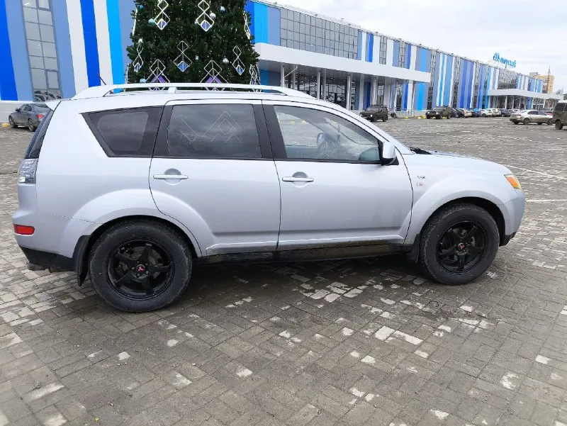 🚘 марка и модель: mitsubishi outlander 📏 пробег: 279000 📆 год: 2007 📝 кпп: ⚙️ описание: продам mitsubishi аутландер 2007 год, 4wd, пробег 279000 родной, 3.0 бензиновый v6 mivec надежный атмосферный двигатель с 220 л. с., коробка чистый японский автомат jatko переключает листает отлично, в максимальной комплектации: люк, кожа, лепестки, штатный ксенон, колеса р18 245/65 на новой зимней резине, в машине работает все что должно работать она резвая быстрая высокая любителям полного привода зайдёт, стоит уже на 180 регионе учёт на мне на 5 лет, цена 1230000, тел:+79495070509 и тг. 💰 цена: 1250000 🌍 город: 📞 телефон: +79495070509 🙋‍ нажмите, чтобы связаться с продавцом в тг 📞 звоните: +7(949)5070509 - фотография - 4