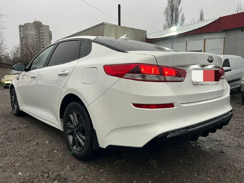 Продам kia optima iv рестайлинг 2020г 2л бензин коробка автомат aisin 1 собственник автомобиль в отличном состоянии, вид имеет шикарный, бережная эксплуатация, обслужен, вложений не требует. двигатель, коробка, техника, электрика все работает отлично, без вложений и проблем. пробег 206 тыс. км. (родной) с документами все в порядке. 💰🔥цена: 1 млн. 590 тыс. руб. осмотр г. шахтерск, торез, снежное. тел. : ☎ +7949-365-61-27 📲 tg: александр 📞 звоните: +7(949)3656127 - фотография - 3