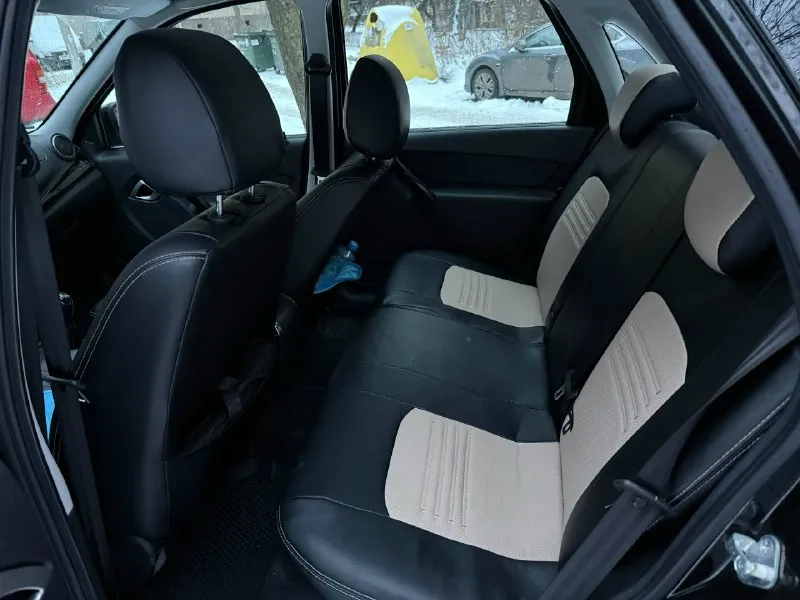 Ваз granta 2025 (1.6 / (106л. с. ) покупалась в автосалоне. автомобиль в состоянии нового (пробег 11.000). хорошая комплектация club: - подогрев передних сидений. - штатная магнитола с bluetooth. - электрообогрев лобового и боковых зеркал. - электро-стеклоподъемники передних стекол. - задние парктроники. так же много сделано: - в салоне была произведена полная обработка. - куплены и установлены подкрылки и коврик в багажник. - установлено качественное евро4. - линзованные led лампы - кожанные чехлы. - сигнализация с автозапуском. - резиновые 3д коврики. цена: 1.150.000 торг телефон: +79494195216 📞 звоните: +7(949)4195216 - фотография - 4