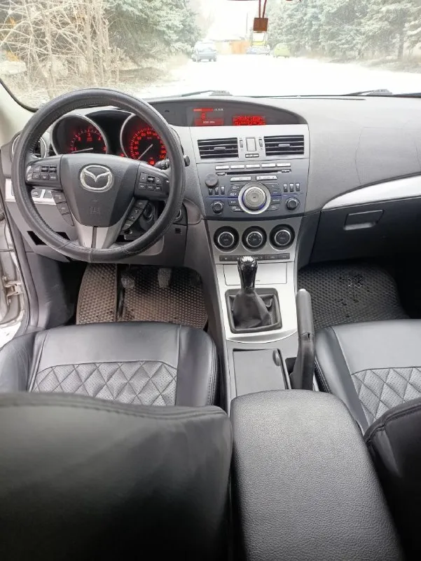 Продам mazda3 2009г. 2.2 турбо дизель пробег 212. 000км старт стоп, без ключевой доступ, круиз контроль, климат контроль, датчики давления, света, дождя, задний парктроник. 6 ступка механика. резина лето-зима на дисках, лето r 17, зима r 16 машина обслужина полностью, в родном окрасе, птс оригинал 1 хозяин. цена 880 000 руб. тел. +79494336093. и+7 9894357466 📲 tg: @dragon231019 📞 звоните: +7(949)4336093 - фотография - 6
