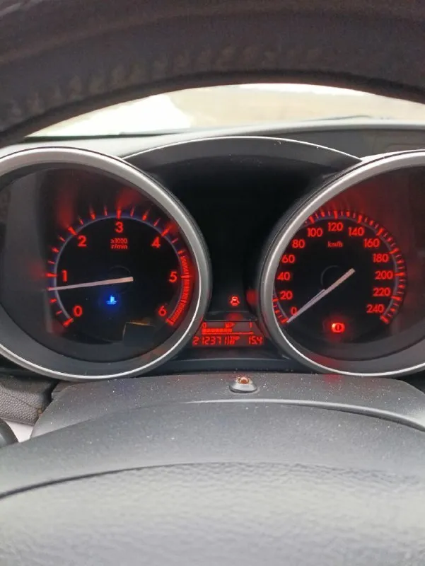 Продам mazda3 2009г. 2.2 турбо дизель пробег 212. 000км старт стоп, без ключевой доступ, круиз контроль, климат контроль, датчики давления, света, дождя, задний парктроник. 6 ступка механика. резина лето-зима на дисках, лето r 17, зима r 16 машина обслужина полностью, в родном окрасе, птс оригинал 1 хозяин. цена 880 000 руб. тел. +79494336093. и+7 9894357466 📲 tg: @dragon231019 📞 звоните: +7(949)4336093 - фотография - 7