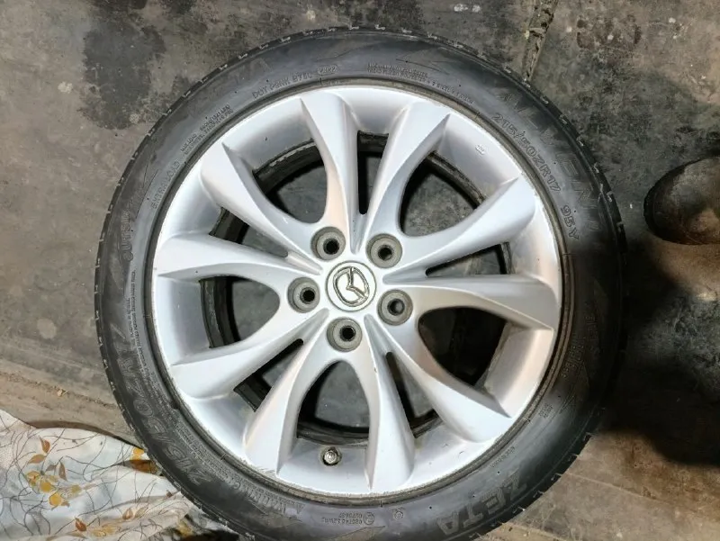 Продам mazda3 2009г. 2.2 турбо дизель пробег 212. 000км старт стоп, без ключевой доступ, круиз контроль, климат контроль, датчики давления, света, дождя, задний парктроник. 6 ступка механика. резина лето-зима на дисках, лето r 17, зима r 16 машина обслужина полностью, в родном окрасе, птс оригинал 1 хозяин. цена 880 000 руб. тел. +79494336093. и+7 9894357466 📲 tg: @dragon231019 📞 звоните: +7(949)4336093 - фотография - 8