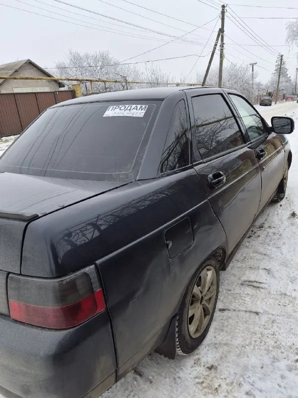 Продам 21104 я хозяин по документам, переоформление обязательно! 2005 г. в. 1.6 16 клапанов (124 мотор, клапана не гнет) автомобиль технически в хорошем состоянии:по двигателю никаких нареканий, масло от замены до замены ни грамма не расходует, коробка, ходовая, все обслуживалось вовремя, все в норме. есть моменты по кузову никак не влияющие на езду и эксплуатацию. приборка нового образца, сиденья перешитые под кожу, очень удобные. машина каждый день на ходу. пгт. володарское - мариуполь вопросы в сообщения или по телефону +79497239895 цена: 195 т. р. самым быстрым торг. - фотография - 4