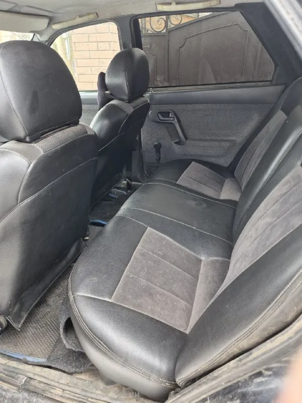 Продам 21104 я хозяин по документам, переоформление обязательно! 2005 г. в. 1.6 16 клапанов (124 мотор, клапана не гнет) автомобиль технически в хорошем состоянии:по двигателю никаких нареканий, масло от замены до замены ни грамма не расходует, коробка, ходовая, все обслуживалось вовремя, все в норме. есть моменты по кузову никак не влияющие на езду и эксплуатацию. приборка нового образца, сиденья перешитые под кожу, очень удобные. машина каждый день на ходу. пгт. володарское - мариуполь вопросы в сообщения или по телефону +79497239895 цена: 195 т. р. самым быстрым торг. - фотография - 6