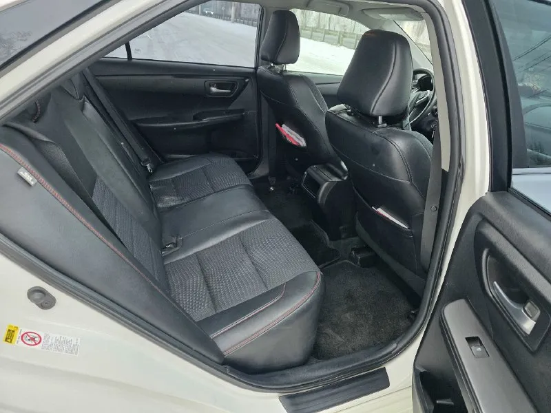 Продам toyota camry 55, 2015 года выпуска. цена: 1 700 000 рублей (торг у капота). телефон для связи: +7 949 327 93 00 характеристики и комплектация: объём двигателя 2.5 л, автоматическая коробка передач (акпп) кондиционер подогрев сидений круиз-контроль камера заднего вида монитор оригинальная аудиосистема jbl кожаный салон обогрев зеркал и стекол автомобиль в родной краске, вся безопасность целая и родная. есть небольшие дефекты по кузову. пробег — 220 000 км. состояние хорошее, ухоженный автомобиль. местонахождение: шахтёрск. звоните, отвечу на все вопросы! 📞 звоните: +7(949)3279300 - фотография - 3