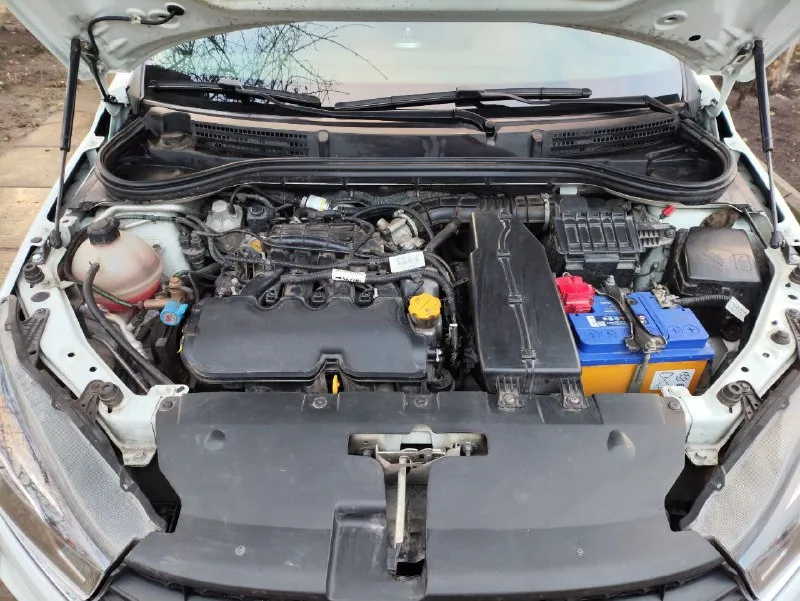 Продажа в днр г. горловка ✅ ваз веста 2020год ✅двигатель 1.6 механика ✅пробег 177т ✅установлено метан вписано в птс ✅приятный расход 💰цена 900 000 👍торг при осмотре 📲+79493167516 📌осмотр горловка енакиево ясиноватая макеевка донецк приеду по договорённости 📲 tg: дима 📞 звоните: +7(949)3167516 - фотография - 3