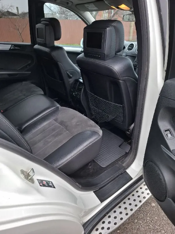 Продам mercedes мл-350 полный привод. газ-бензин 2008 г с родным пробегом 275.000 км, 2й хозяин с салона. автомобиль не бит не крашен, полностью в заводской краске даже бампера, все стёкла родные, по машине нет ниодной ошибки, двигатель и коробка в отличном состоянии, салон кожа + алькантара, коробка автомат, люк, климат контроль, подогрев сиденьев, диски r19 amg с новой зимней резиной. цена : 1.350.000 ру мариуполь +79497083589 андрей 📞 звоните: +7(949)7083589 - фотография - 10