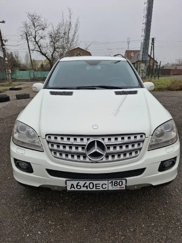 Продам mercedes мл-350 полный привод. газ-бензин 2008 г с родным пробегом 275.000 км, 2й хозяин с салона. автомобиль не бит не крашен, полностью в заводской краске даже бампера, все стёкла родные, по машине нет ниодной ошибки, двигатель и коробка в отличном состоянии, салон кожа + алькантара, коробка автомат, люк, климат контроль, подогрев сиденьев, диски r19 amg с новой зимней резиной. цена : 1.350.000 ру мариуполь +79497083589 андрей 📞 звоните: +7(949)7083589 - фотография - 5