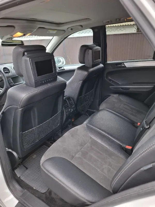Продам mercedes мл-350 полный привод. газ-бензин 2008 г с родным пробегом 275.000 км, 2й хозяин с салона. автомобиль не бит не крашен, полностью в заводской краске даже бампера, все стёкла родные, по машине нет ниодной ошибки, двигатель и коробка в отличном состоянии, салон кожа + алькантара, коробка автомат, люк, климат контроль, подогрев сиденьев, диски r19 amg с новой зимней резиной. цена : 1.350.000 ру мариуполь +79497083589 андрей 📞 звоните: +7(949)7083589 - фотография - 7