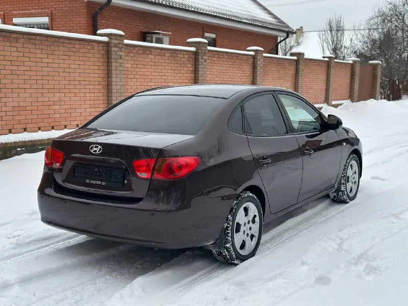 ❗продам hyundai elantra❗ год выпуска 2007,мотор 1.6 коробка: автомат, пробег: 259.000км ✅цена: 670.000 руб торг 📑 юридически абсолютно чистая, любое переоформление без проблем! ♻автомобиль в отличном состоянии. мотор в идеале, коробка тоже (переключает плавно без рывков и пинков). кузов в идеальном состоянии, рыжиков и гнили нет. ♻комплектация: климат контроль, датчик дождя, мультируль, круиз контроль, 3х режимный подогрев сидений, электро регулировка и подогрев боковых зеркал, центральный замок, усилитель руля, стеклоподъемники,8 подушек безопасности, abs, esp. 🏠осмотр днр, г. амвросиевка ☎️подробности по телефону: +79493060188 +79885749747 - фотография - 2