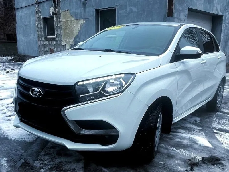 Продаю срочно цена до 30 января, 1🍋70 ваз икс-рей. 2021 года. двигатель 1.6. на механике ходовая, двигатель, коробка в идеальном состояние. машина не стучит, не гремит. как мячь абсолютно новая машина не битая, не крашеная. без царапин, без ржавчин коррозия. в родном заводском окрасе подогрев сидений. кондиционер. мультимедиа руля. сигнализация. автозапуск. электростеклоподъемники. все 4. абс. салон. ухожен. в идеальном состоянии. антизанос. 1 собственник. осмотр. алчевск-телефон +79595608946 📞 звоните: +7(959)5608946 - фотография - 3