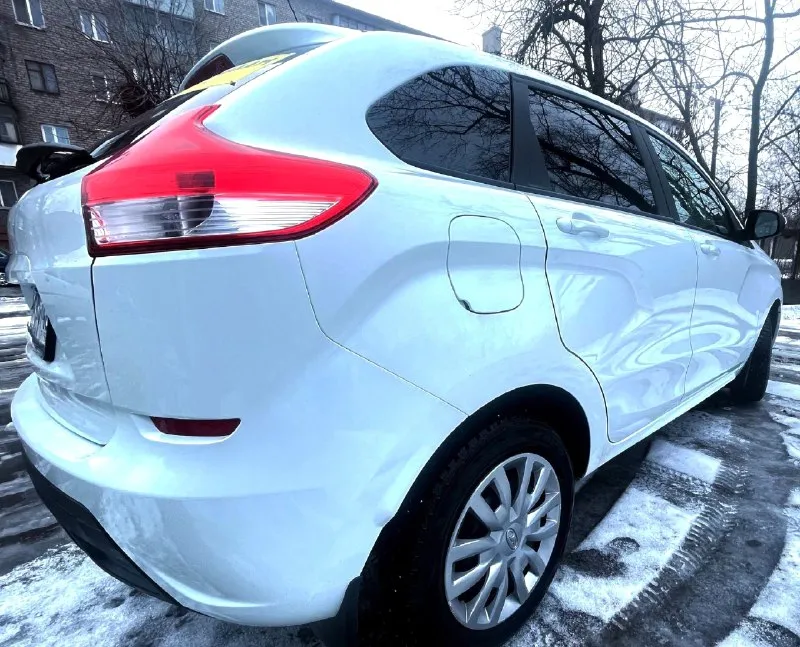 Продаю срочно цена до 30 января, 1🍋70 ваз икс-рей. 2021 года. двигатель 1.6. на механике ходовая, двигатель, коробка в идеальном состояние. машина не стучит, не гремит. как мячь абсолютно новая машина не битая, не крашеная. без царапин, без ржавчин коррозия. в родном заводском окрасе подогрев сидений. кондиционер. мультимедиа руля. сигнализация. автозапуск. электростеклоподъемники. все 4. абс. салон. ухожен. в идеальном состоянии. антизанос. 1 собственник. осмотр. алчевск-телефон +79595608946 📞 звоните: +7(959)5608946 - фотография - 4