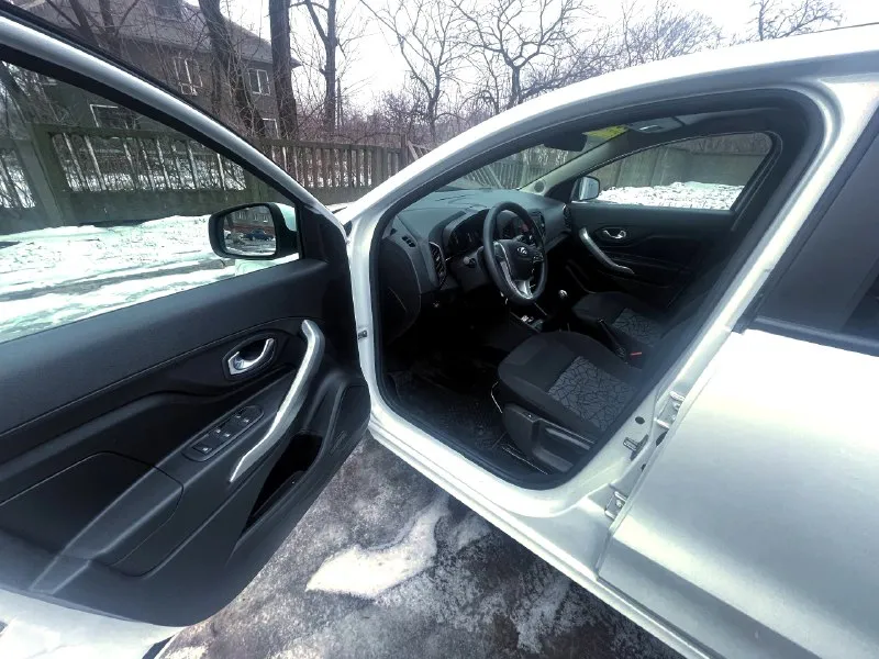 Продаю срочно цена до 30 января, 1🍋70 ваз икс-рей. 2021 года. двигатель 1.6. на механике ходовая, двигатель, коробка в идеальном состояние. машина не стучит, не гремит. как мячь абсолютно новая машина не битая, не крашеная. без царапин, без ржавчин коррозия. в родном заводском окрасе подогрев сидений. кондиционер. мультимедиа руля. сигнализация. автозапуск. электростеклоподъемники. все 4. абс. салон. ухожен. в идеальном состоянии. антизанос. 1 собственник. осмотр. алчевск-телефон +79595608946 📞 звоните: +7(959)5608946 - фотография - 7