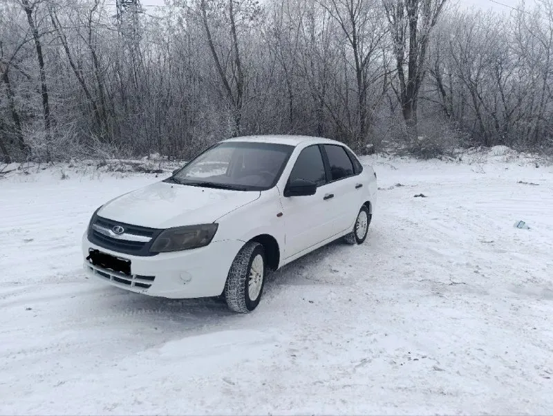 Марка автомобиля: ваз гранта год выпуска: 2016 пробег: 235000 км объем двигателя: 1,6 описание: в хо... - фотография