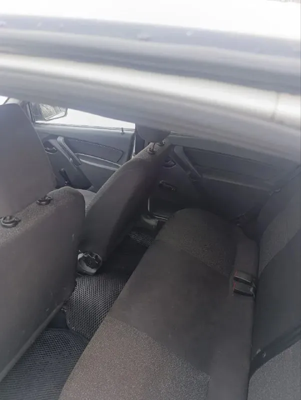 Марка автомобиля: ваз гранта год выпуска: 2016 пробег: 235000 км объем двигателя: 1,6 описание: в хорошем состоянии как внешне так и технически, по факту 2й хозяин, прошита едет очень бодро, масло не ест. установлено гбо, по ходовке вся обслужена, новые фильтра, масло, торг уместен у капота, запретов и штрафов нет, оформление без проблем. остальное могу рассказать тг либо по телефону. цена: 420000 номер телефона: +79490496849 город: макеевка 📞 звоните: +7(949)0496849 - фотография - 4