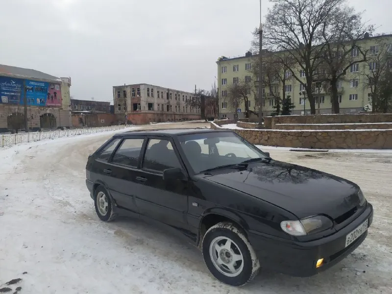 2114 2004 год в хорошем состоянии по мотору и коробке нареканий нет, в двигателе свежее масло, ходовка хорошая, сбитая. автомобиль на учёте, можно переоформить. новый акб. салон чистый и опрятный. цена 200 тыс, торг только возле машины. +79498107352 мариуполь 📲 tg: @s1navizinskii 📞 звоните: +7(949)8107352 - фотография - 2