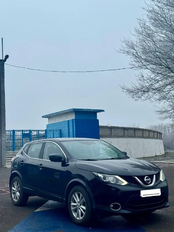 Nissan qashqai (2017г. ) пробег 170 тыс. км. двигатель 2.0 (бензин) коробка автоматическая 2 владельца, родной окрас без гнили и рыжиков, два ключа, два комплекта резины. двигатель и коробка в отличном состоянии, ходовая обслужена. 2х зонный климат-контроль мультируль, электро-зеркала, подогрев сидений, круиз-контроль, датчик света/дождя, обогрев зеркал и лобового стекла, камера заднего вида,4 стеклоподъемника, мультимедиа с bt, aux, cd, usb. сигнализация star-line с автозапуском. авто в хорошем состоянии, двигатель работает отлично, коробка переключает плавно. состояние сел и поехал! документы в порядке, переоформление в мрэо. цена : 1.495.000 рублей (торг, возможна продажа в кредит) +79493963707 (telegram) +79495834901 (telegram) 📞 звоните: +7(949)3963707 - фотография - 3