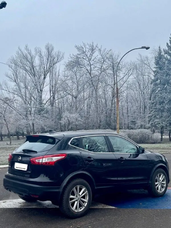 Nissan qashqai (2017г. ) пробег 170 тыс. км. двигатель 2.0 (бензин) коробка автоматическая 2 владельца, родной окрас без гнили и рыжиков, два ключа, два комплекта резины. двигатель и коробка в отличном состоянии, ходовая обслужена. 2х зонный климат-контроль мультируль, электро-зеркала, подогрев сидений, круиз-контроль, датчик света/дождя, обогрев зеркал и лобового стекла, камера заднего вида,4 стеклоподъемника, мультимедиа с bt, aux, cd, usb. сигнализация star-line с автозапуском. авто в хорошем состоянии, двигатель работает отлично, коробка переключает плавно. состояние сел и поехал! документы в порядке, переоформление в мрэо. цена : 1.495.000 рублей (торг, возможна продажа в кредит) +79493963707 (telegram) +79495834901 (telegram) 📞 звоните: +7(949)3963707 - фотография - 5
