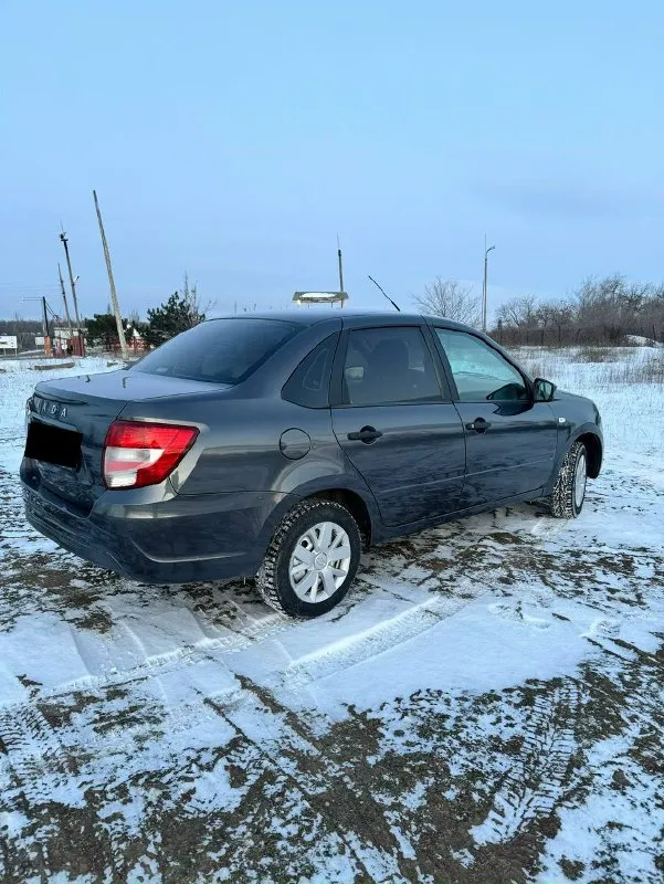 Ваз granta fl 2020г один владелец, пробег 79.000км никаких такси и тд. , только личное использование... - фотография