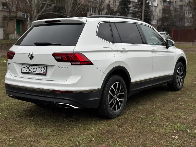 Продам 7-местный volkswagen tiguan 2021 г. объем 2,0. пробег 60 тыс. км. автомобиль в отличном состоянии, безопасность заводская, панорамная крыша, запуск двигателя с кнопки, адаптивный круиз-контроль, датчик слепых зон, климат контроль и тд. никаких вложений не требует. готов к проверкам на любом сто. осмотр автомобиля в г. енакиево. vin: 3vv3b7ax4mm060377 стоимость 3 млн. : +7 949 343-24-43; +7 949 326-26-77 📞 звоните: +7(949)3432443 - фотография - 5